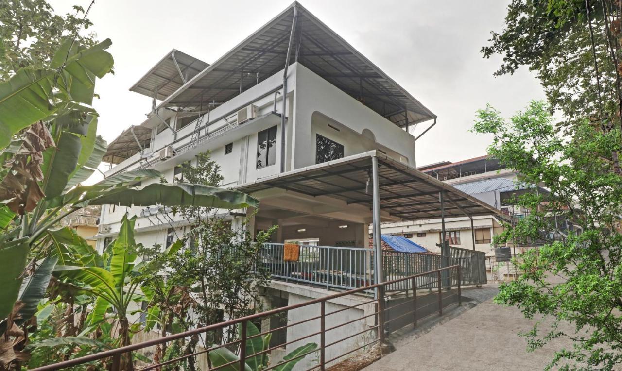 Nirupama,Hotel Aluva 700 Mtr From Aluva Railway Station Alwaye Kültér fotó