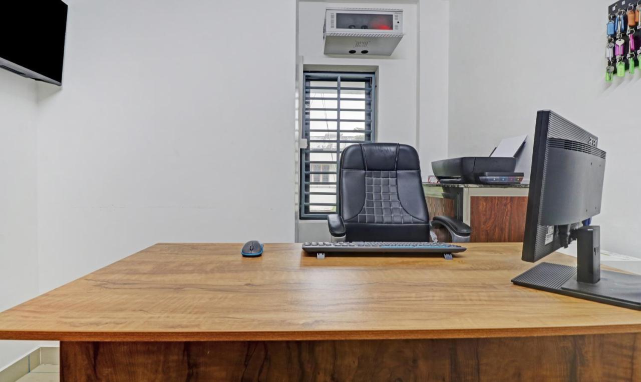 Nirupama,Hotel Aluva 700 Mtr From Aluva Railway Station Alwaye Kültér fotó