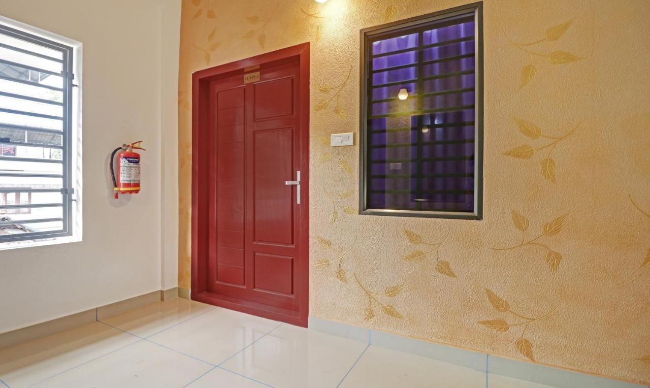 Nirupama,Hotel Aluva 700 Mtr From Aluva Railway Station Alwaye Kültér fotó