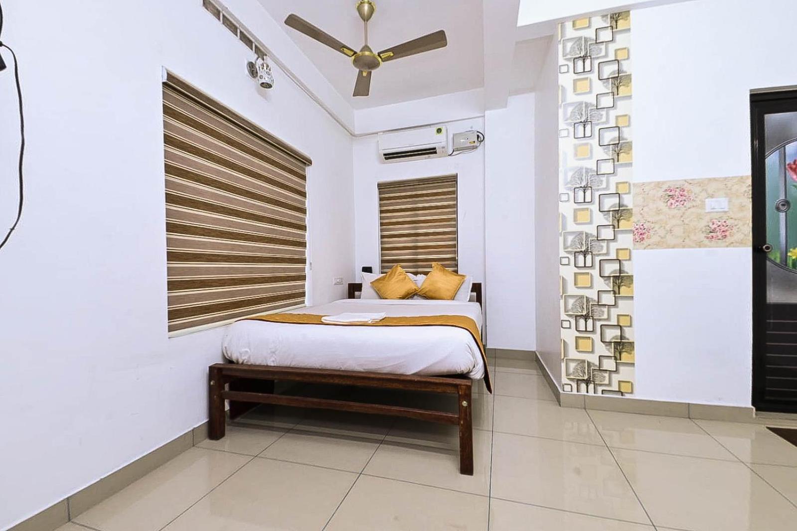 Nirupama,Hotel Aluva 700 Mtr From Aluva Railway Station Alwaye Kültér fotó